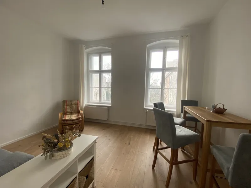 Wunderschöne möblierte Altbauwohnung mit  2 Zimmern in Berlin-Friedrichshain — photo 1